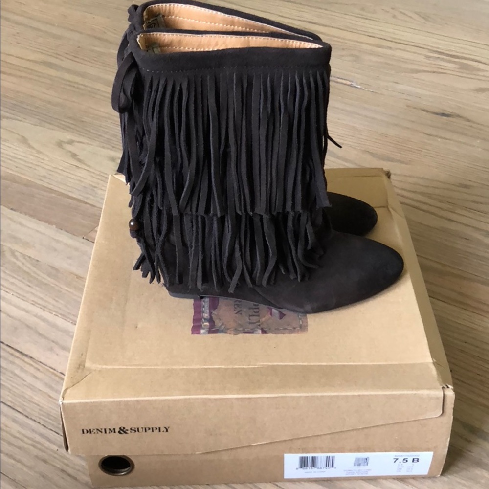 Women’s 7.5 brown suede Ralph Lauren boots